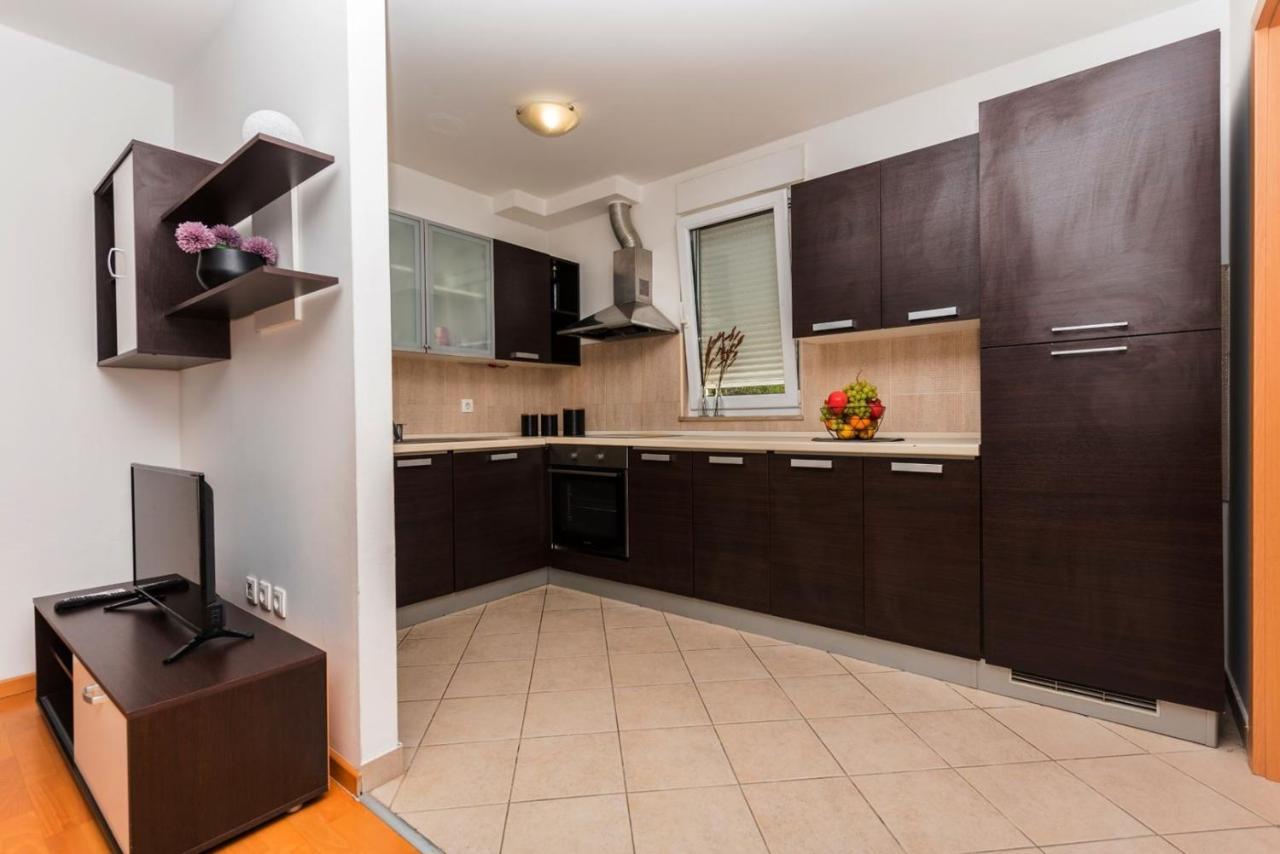 Apartment Sea View In Makarska, Free Parking Exterior photo